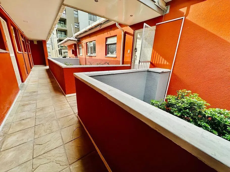 Central Bachelor Apartment - Sea Point Cape Town South Africa