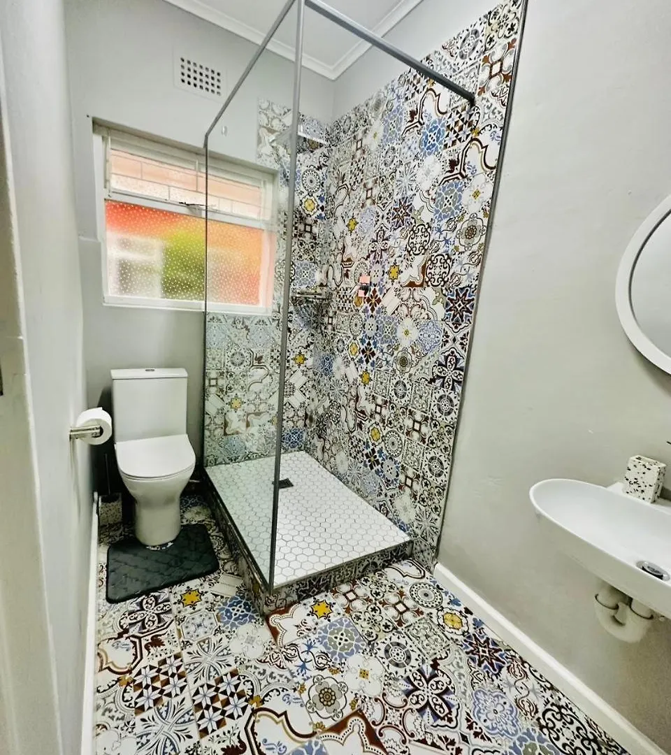 Central Bachelor Apartment - Sea Point Cape Town